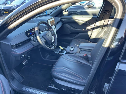 Ford Mustang Mach-E - Afbeelding 26 van 30