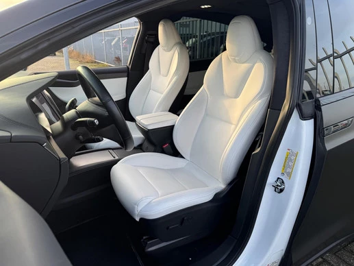 Tesla Model X - Afbeelding 22 van 30