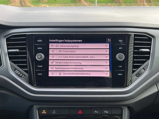 Volkswagen T-Roc - Afbeelding 21 van 30