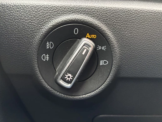 Volkswagen T-Roc - Afbeelding 28 van 30