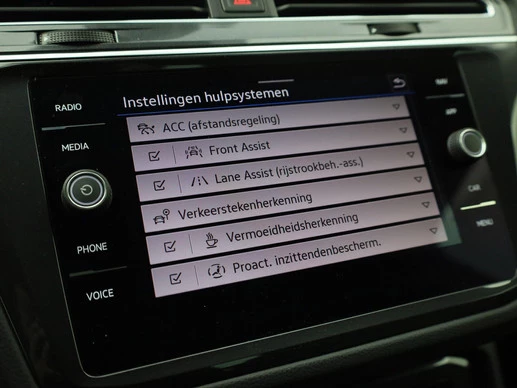 Volkswagen Tiguan - Afbeelding 10 van 30