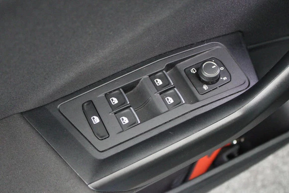 Volkswagen T-Roc - Afbeelding 14 van 30