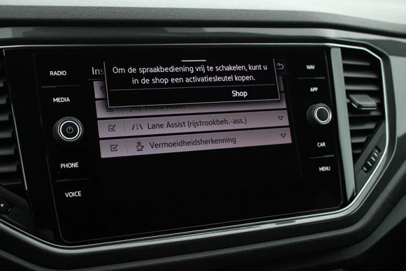 Volkswagen T-Roc - Afbeelding 28 van 30