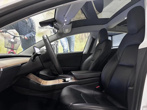 Tesla Model 3 - Afbeelding 8 van 27
