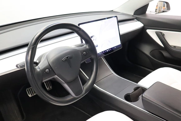 Tesla Model 3 - Afbeelding 6 van 18