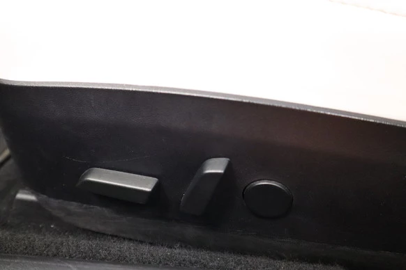 Tesla Model 3 - Afbeelding 7 van 18