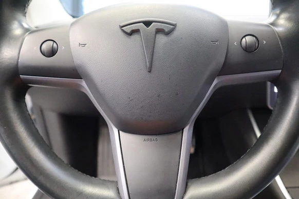 Tesla Model 3 - Afbeelding 8 van 18