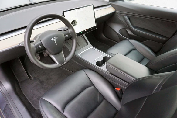 Tesla Model 3 - Afbeelding 3 van 30