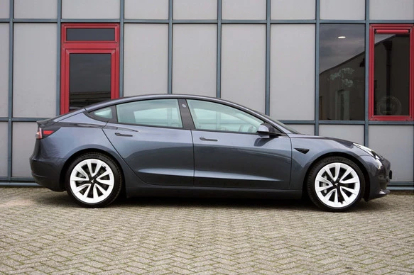 Tesla Model 3 - Afbeelding 7 van 30