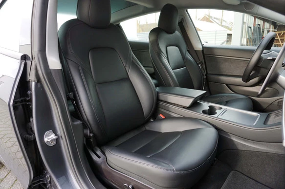 Tesla Model 3 - Afbeelding 12 van 30