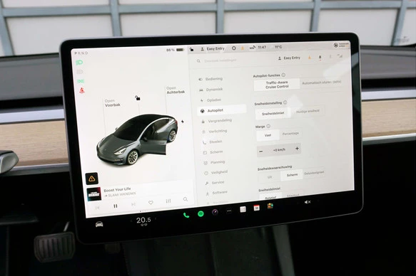 Tesla Model 3 - Afbeelding 18 van 30