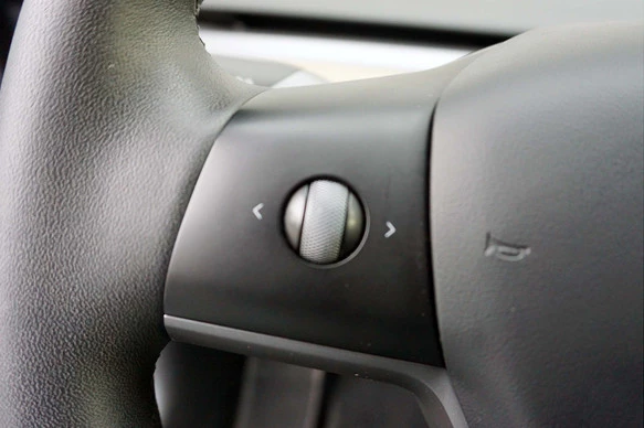 Tesla Model 3 - Afbeelding 23 van 30