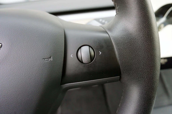 Tesla Model 3 - Afbeelding 24 van 30