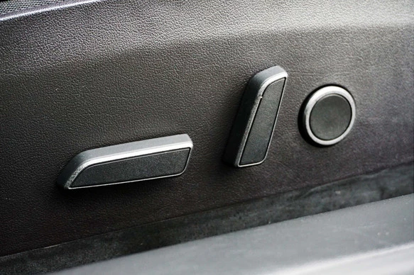 Tesla Model 3 - Afbeelding 26 van 30