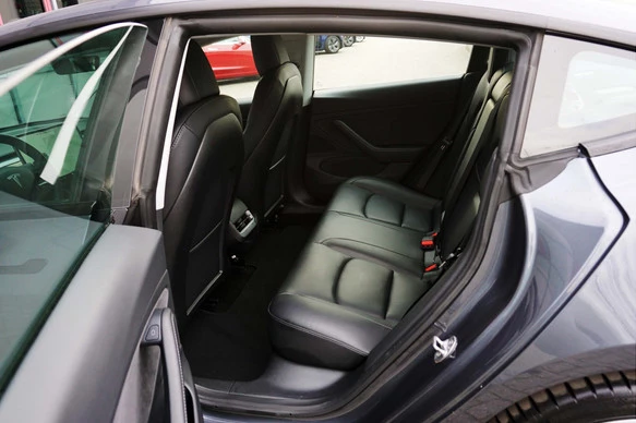 Tesla Model 3 - Afbeelding 27 van 30