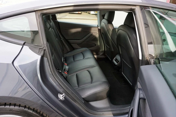 Tesla Model 3 - Afbeelding 28 van 30