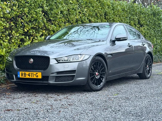 Jaguar XE - Afbeelding 1 van 22