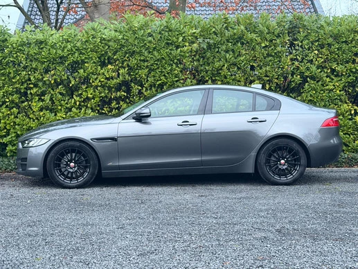 Jaguar XE - Afbeelding 2 van 22
