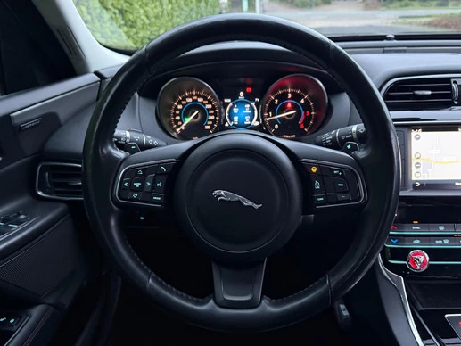 Jaguar XE - Afbeelding 13 van 22