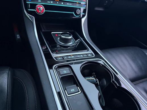 Jaguar XE - Afbeelding 19 van 22