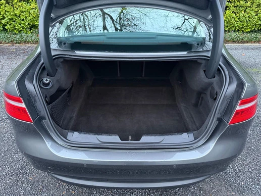 Jaguar XE - Afbeelding 21 van 22