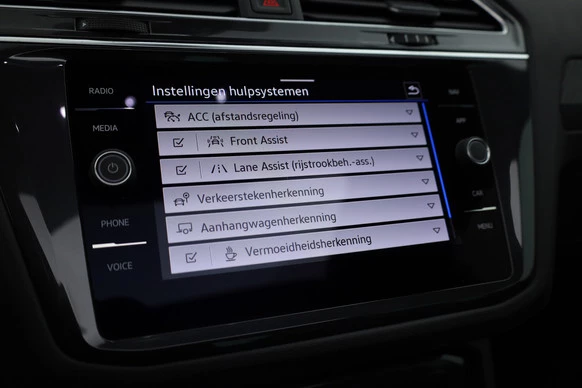 Volkswagen Tiguan - Afbeelding 28 van 30