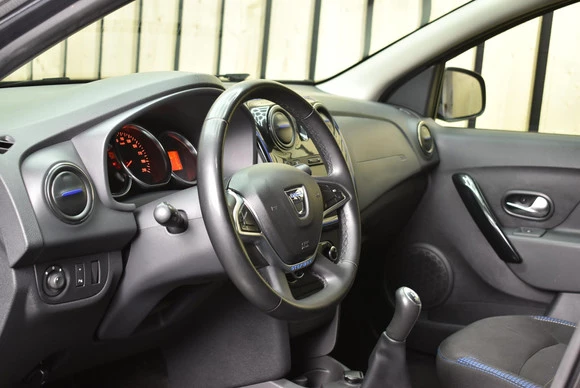 Dacia Logan - Afbeelding 27 van 30