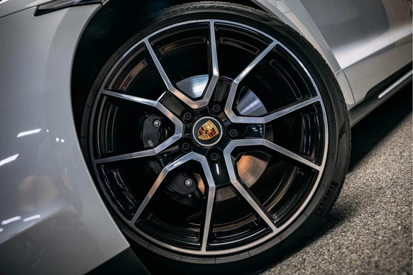 Porsche Taycan - Afbeelding 2 van 30