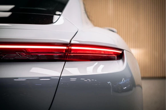 Porsche Taycan - Afbeelding 11 van 30
