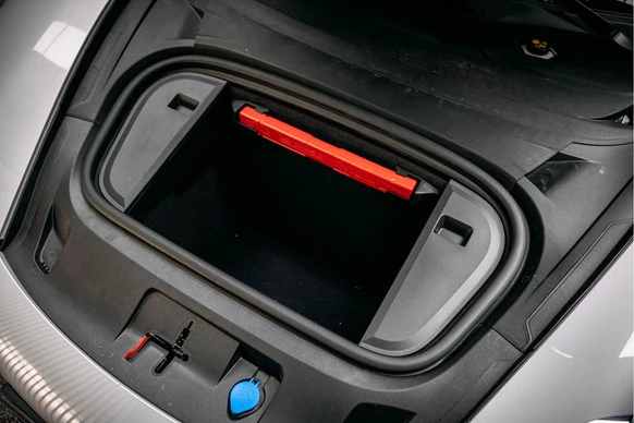 Porsche Taycan - Afbeelding 28 van 30