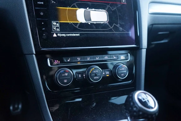 Volkswagen Golf - Afbeelding 23 van 30