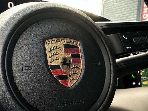 Porsche Taycan - Afbeelding 26 van 30