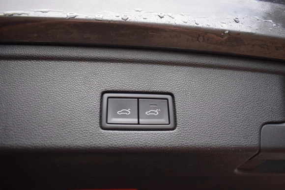 Volkswagen Touareg - Afbeelding 17 van 30