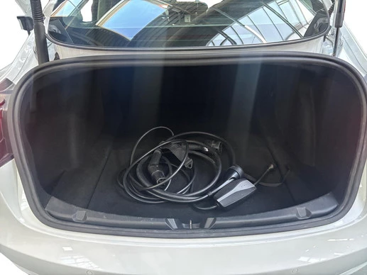 Tesla Model 3 - Afbeelding 11 van 28