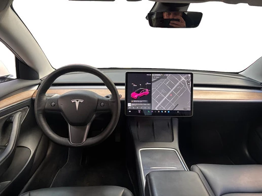 Tesla Model 3 - Afbeelding 25 van 28