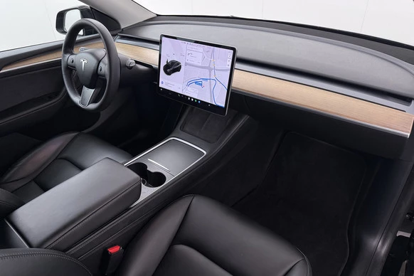 Tesla Model Y - Afbeelding 16 van 28