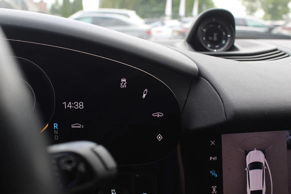 Porsche Taycan - Afbeelding 18 van 21