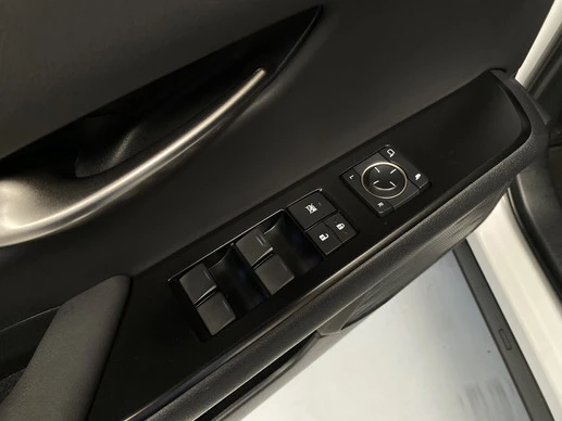 Lexus UX - Afbeelding 15 van 30