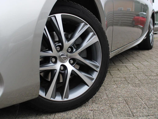 Lexus IS - Afbeelding 3 van 30
