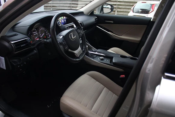 Lexus IS - Afbeelding 14 van 30