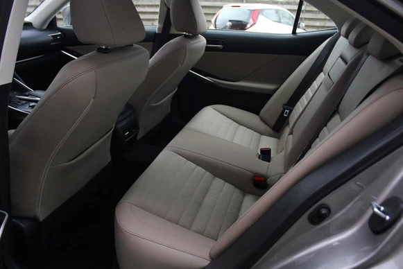 Lexus IS - Afbeelding 15 van 30