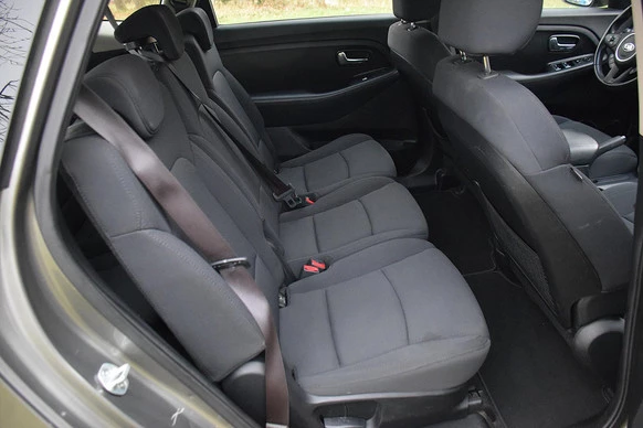 Kia Carens - Afbeelding 19 van 23