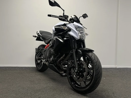 Kawasaki ER6-N - Afbeelding 12 van 22