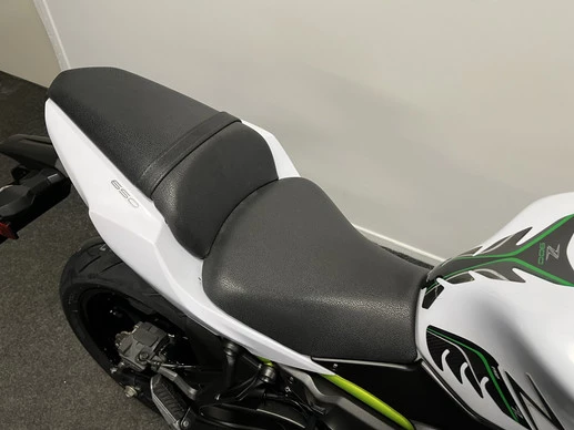 Kawasaki Z650 - Afbeelding 10 van 22