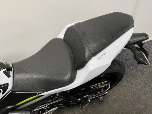 Kawasaki Z650 - Afbeelding 20 van 22