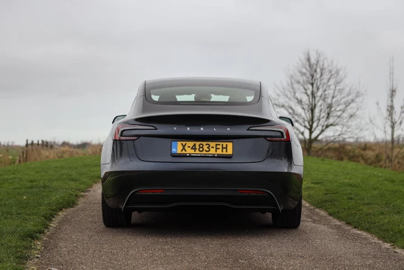 Tesla Model 3 - Afbeelding 17 van 30