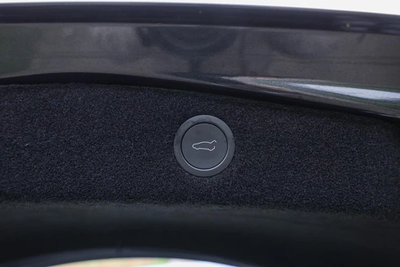 Tesla Model 3 - Afbeelding 19 van 30