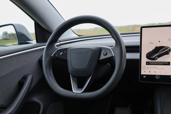 Tesla Model 3 - Afbeelding 20 van 30