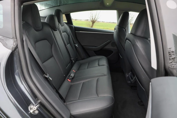 Tesla Model 3 - Afbeelding 23 van 30