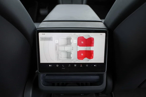 Tesla Model 3 - Afbeelding 24 van 30